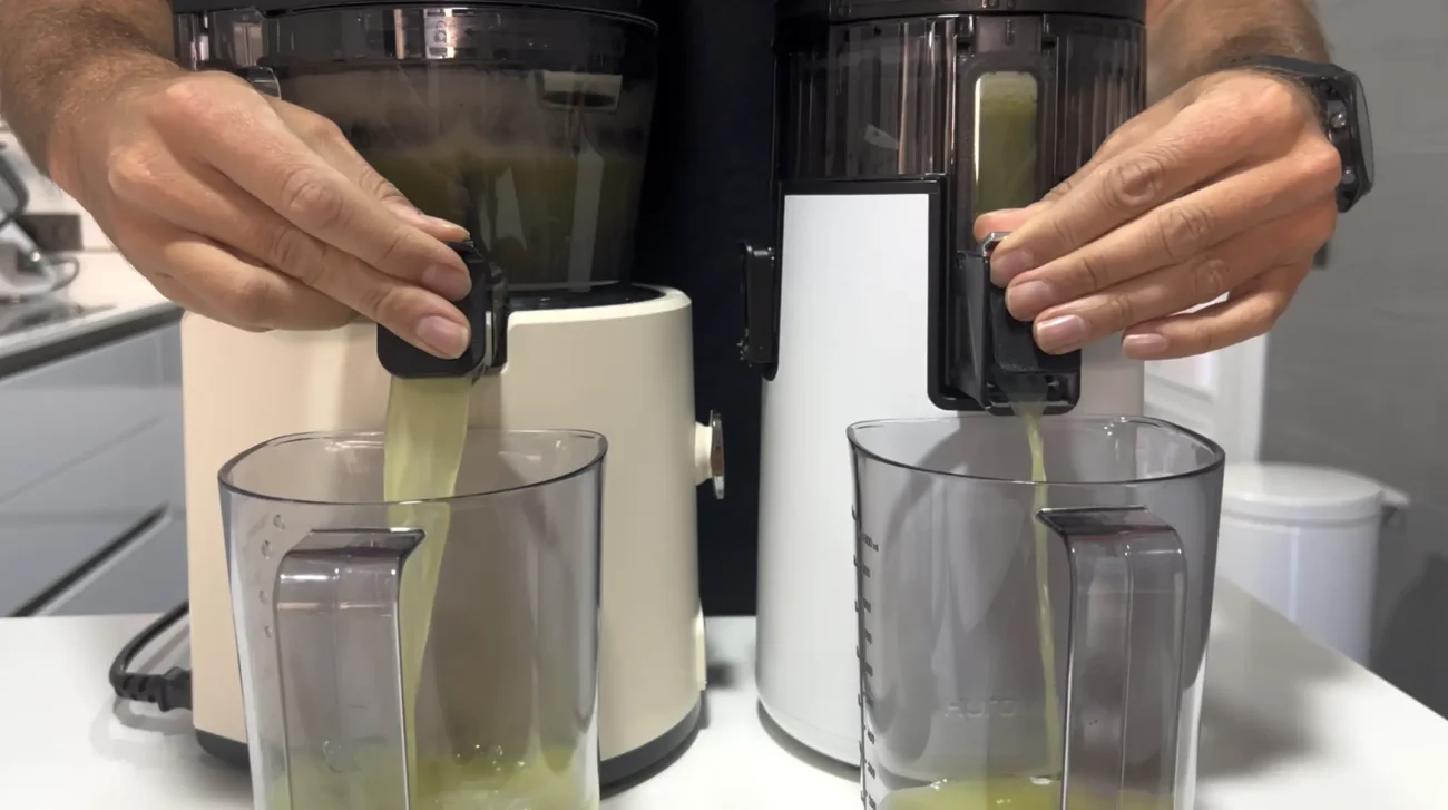 Comparando la salida de jugo de dos extractores