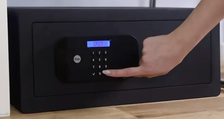 caja fuerte Yale
